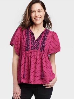 Knox Rose Magenta Peasant Blouse with Black Embroidery, Small